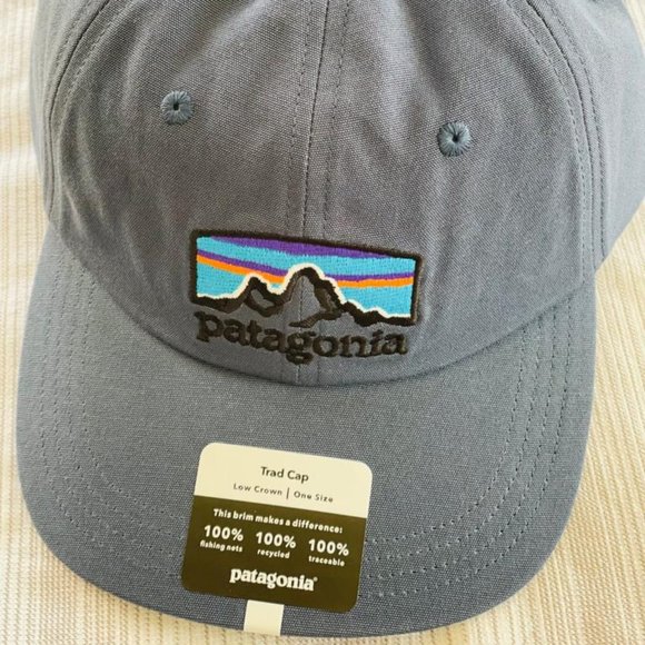 PATAGONIA MEN'S P-6 LABEL TRAD CAP COLOR - CLASSIC NAVY - Picture 1 of 7